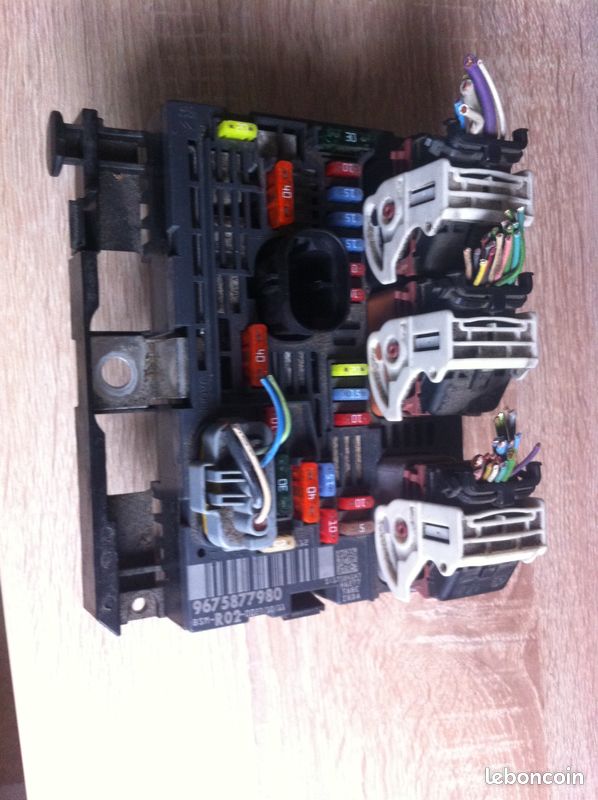 Boitier fusible BSM citroen C4 picasso phase 1